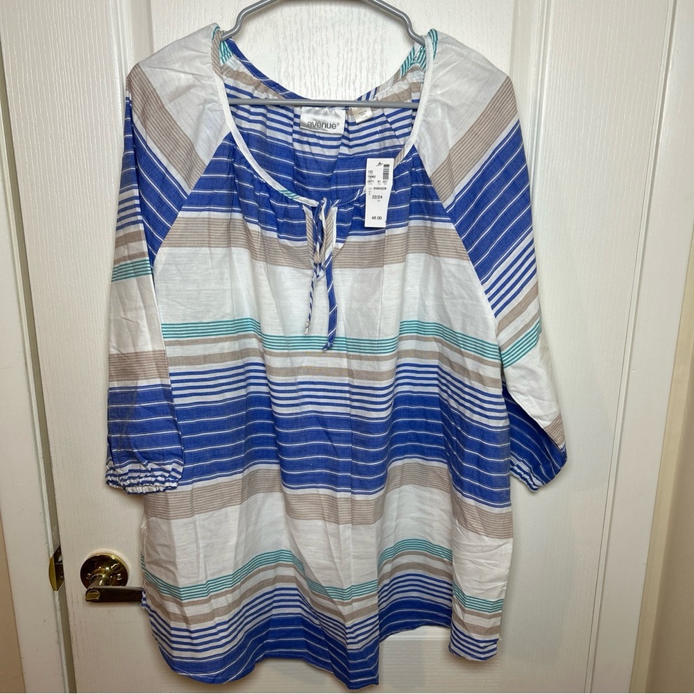 Women’s Avenue Blouse Size 22/24 White blue & Tan Striped 3/4  Sleeves NEW